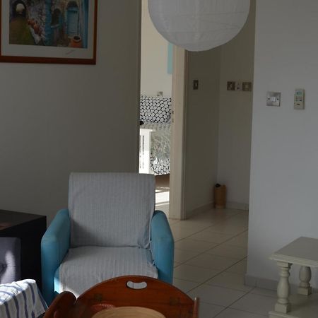 Mia'S Cove Apartment Пафос Екстериор снимка