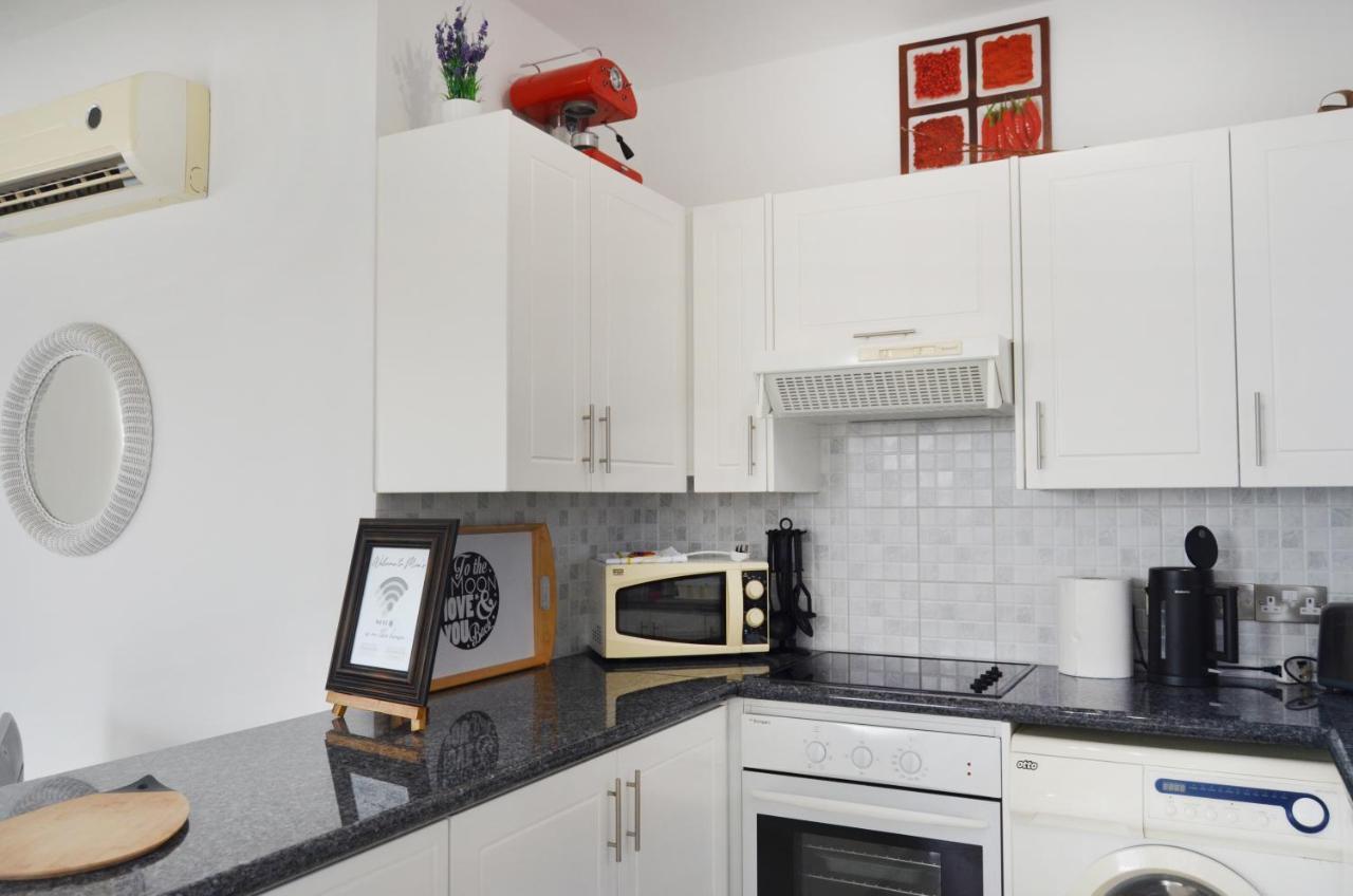 Mia'S Cove Apartment Пафос Екстериор снимка