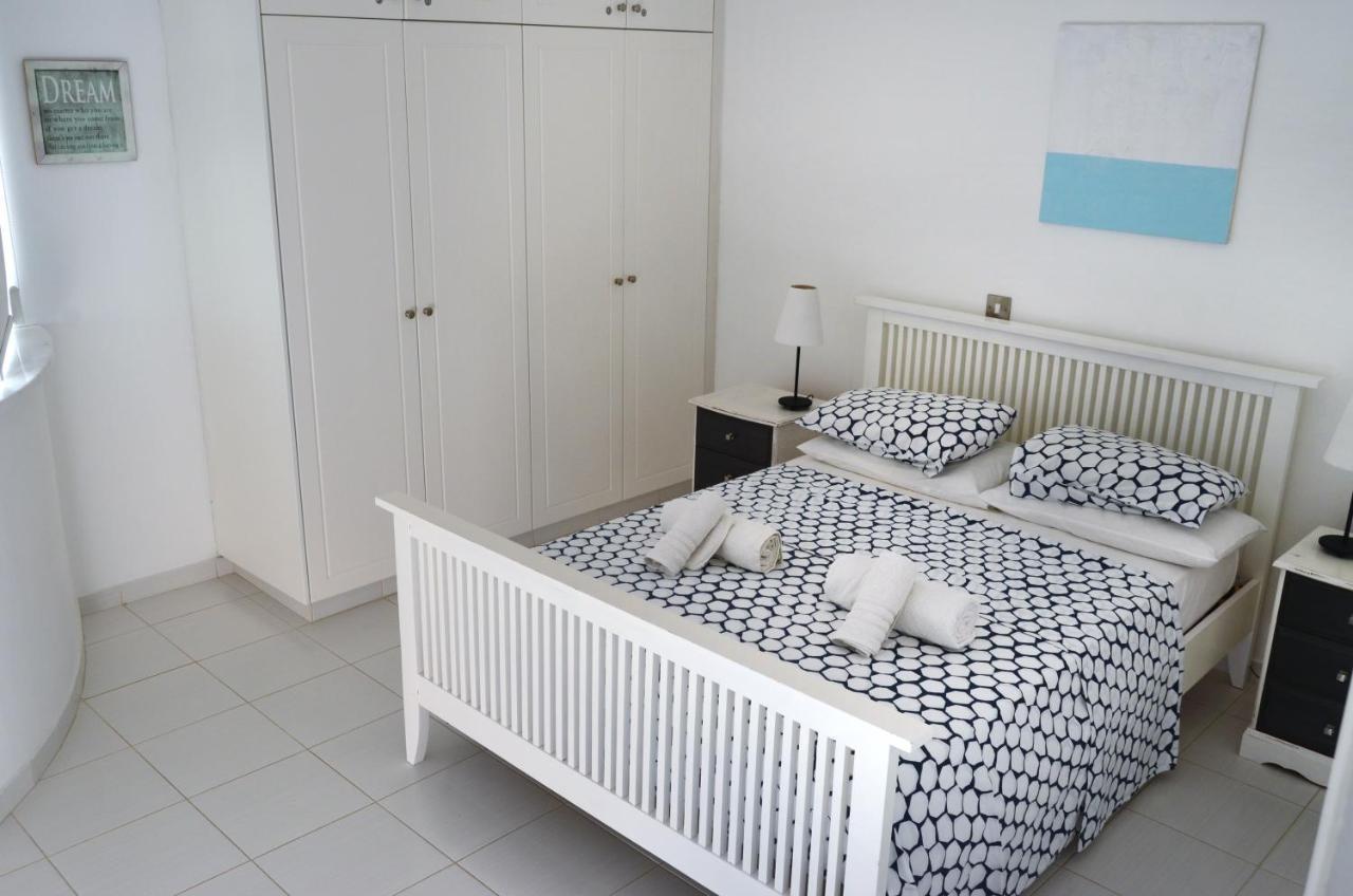 Mia'S Cove Apartment Пафос Екстериор снимка