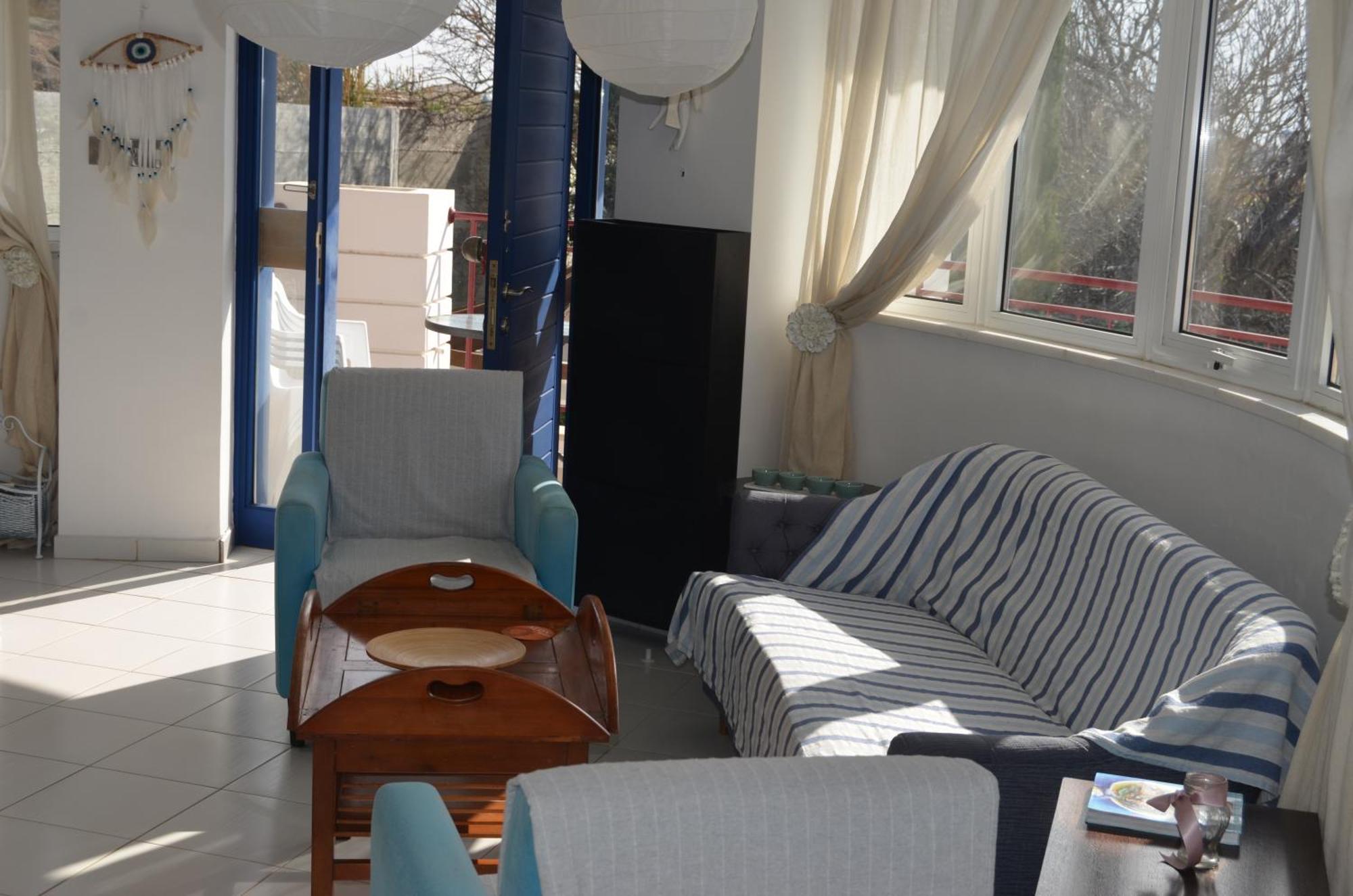 Mia'S Cove Apartment Пафос Екстериор снимка