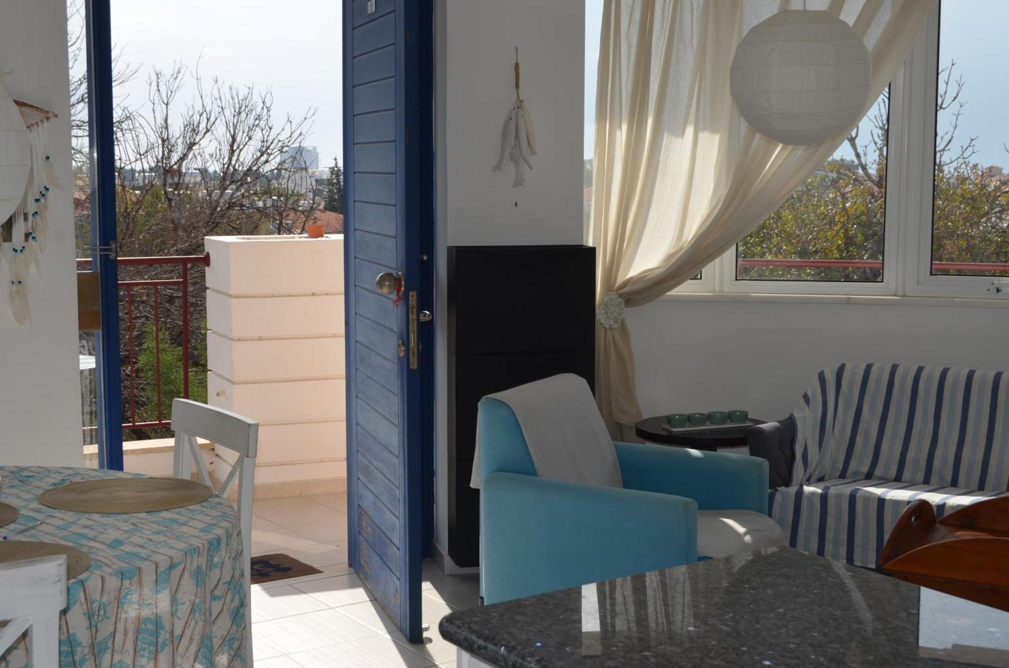 Mia'S Cove Apartment Пафос Екстериор снимка