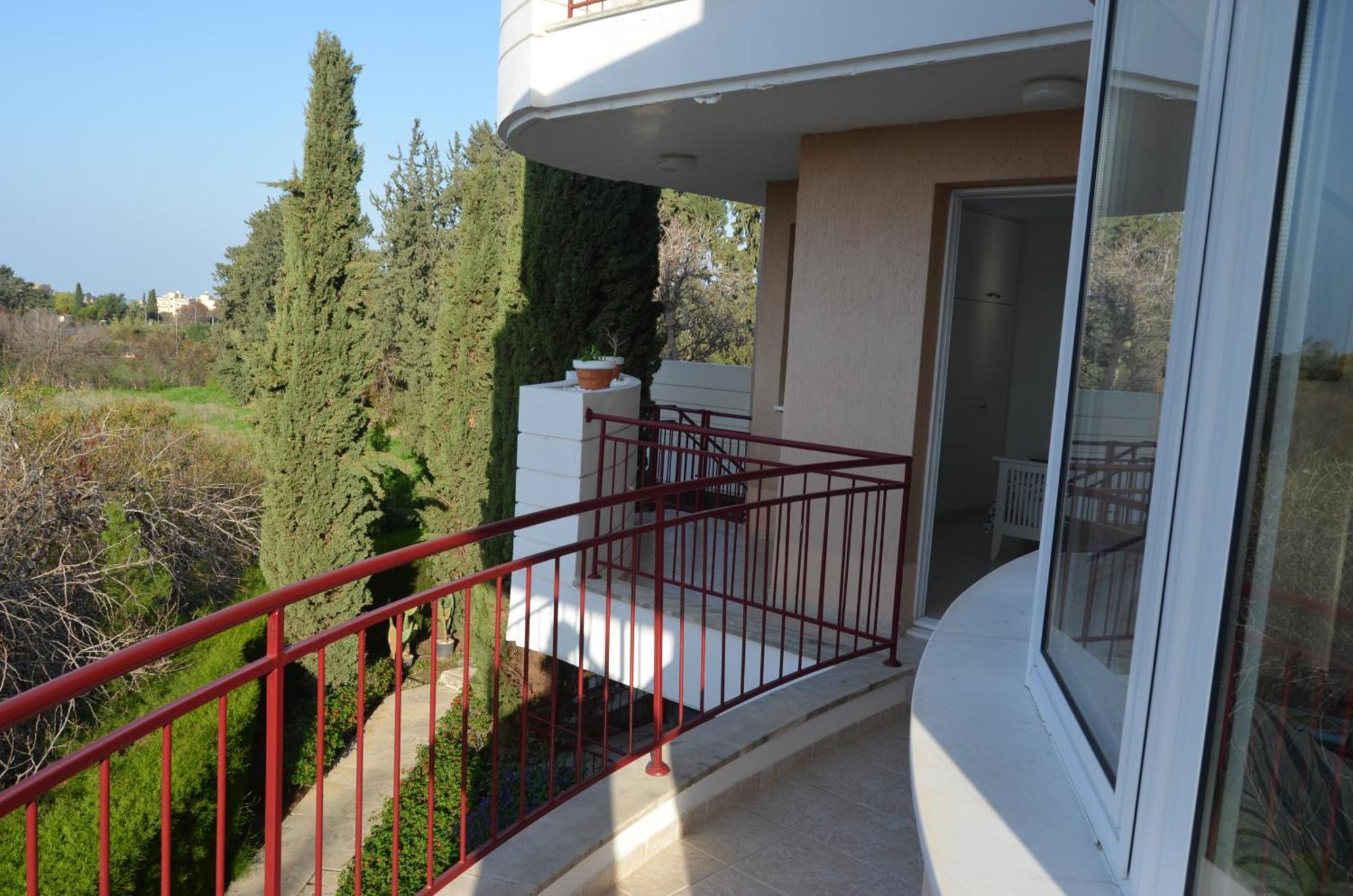 Mia'S Cove Apartment Пафос Екстериор снимка