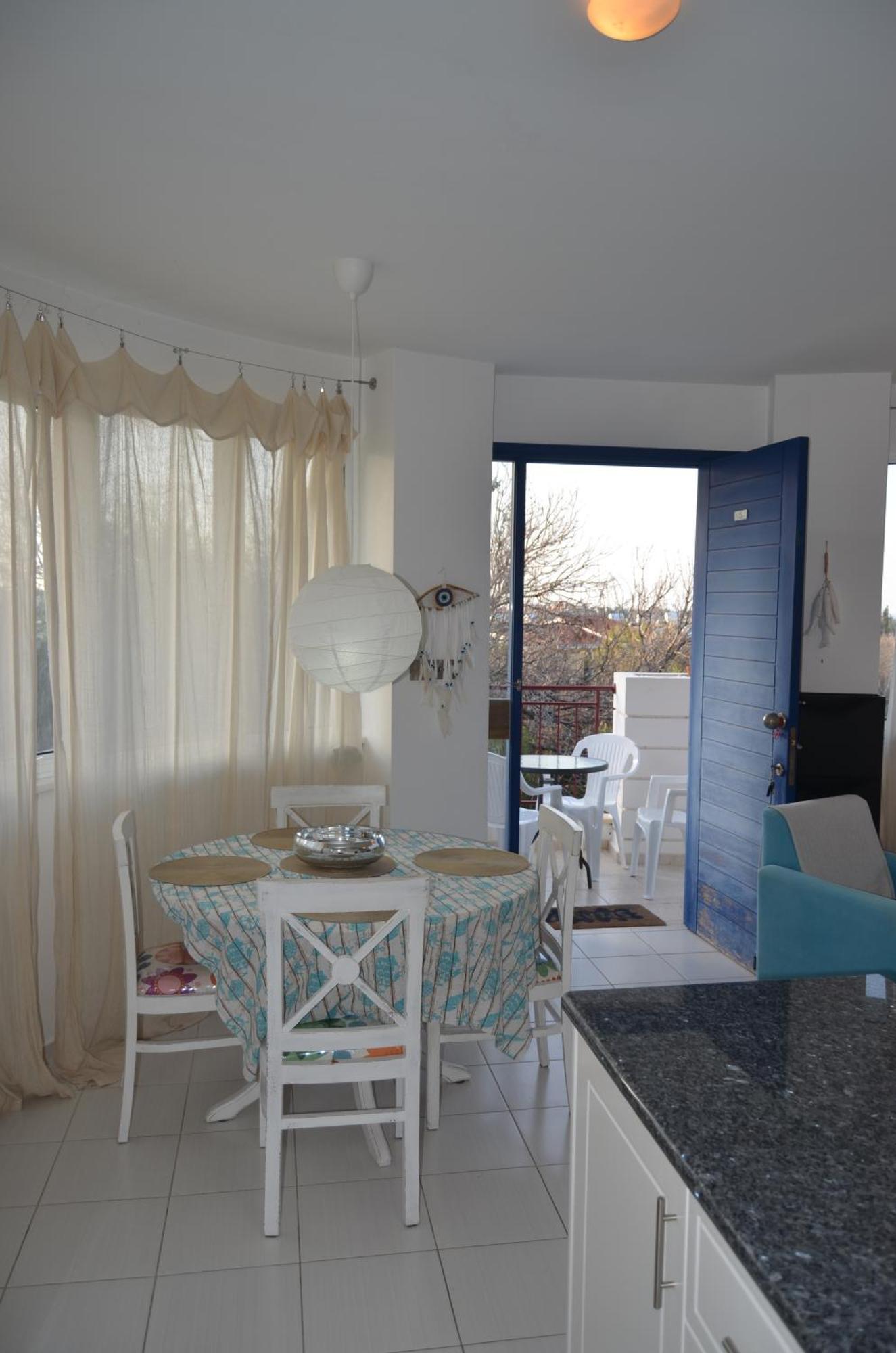 Mia'S Cove Apartment Пафос Екстериор снимка