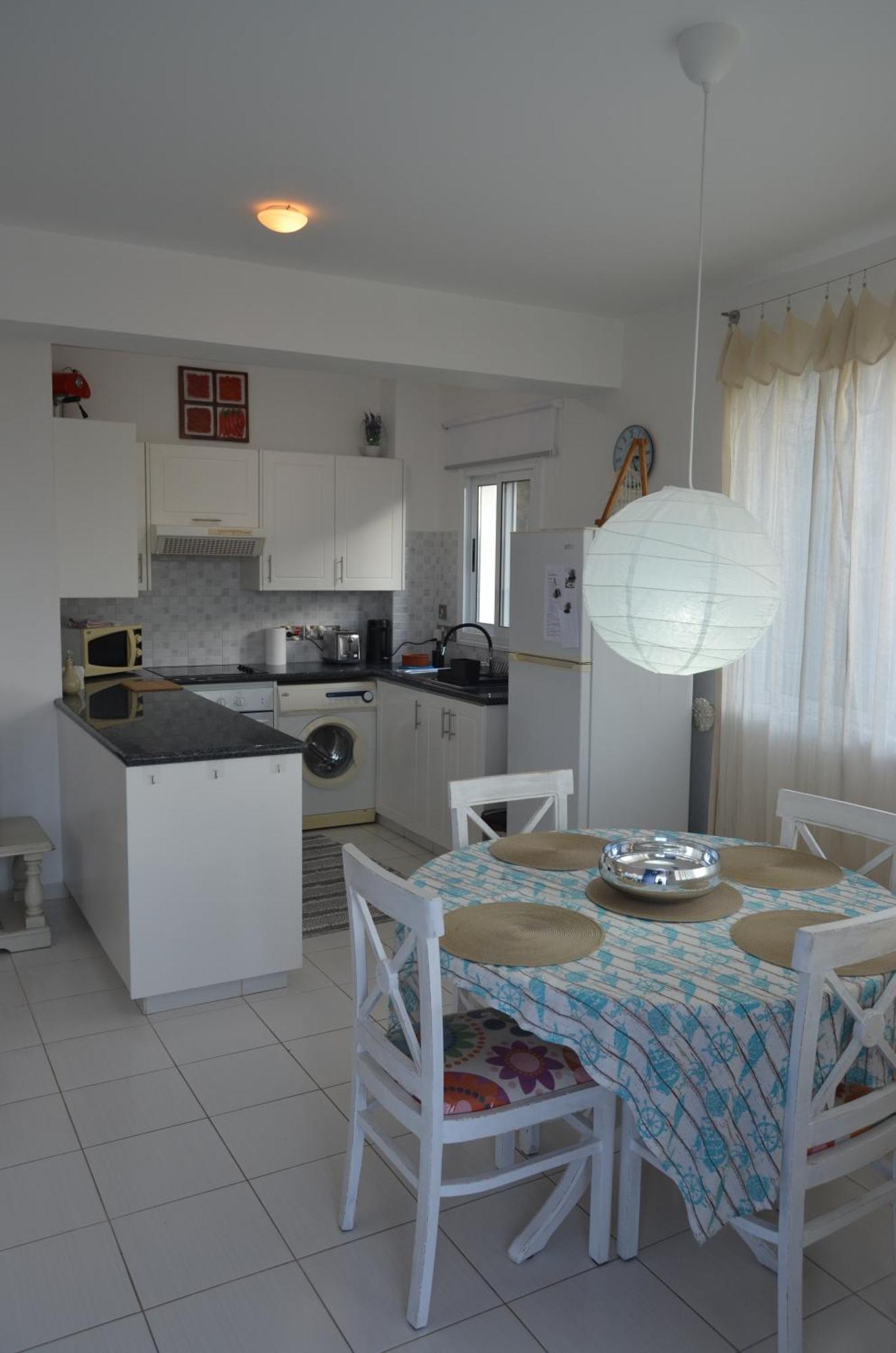 Mia'S Cove Apartment Пафос Екстериор снимка