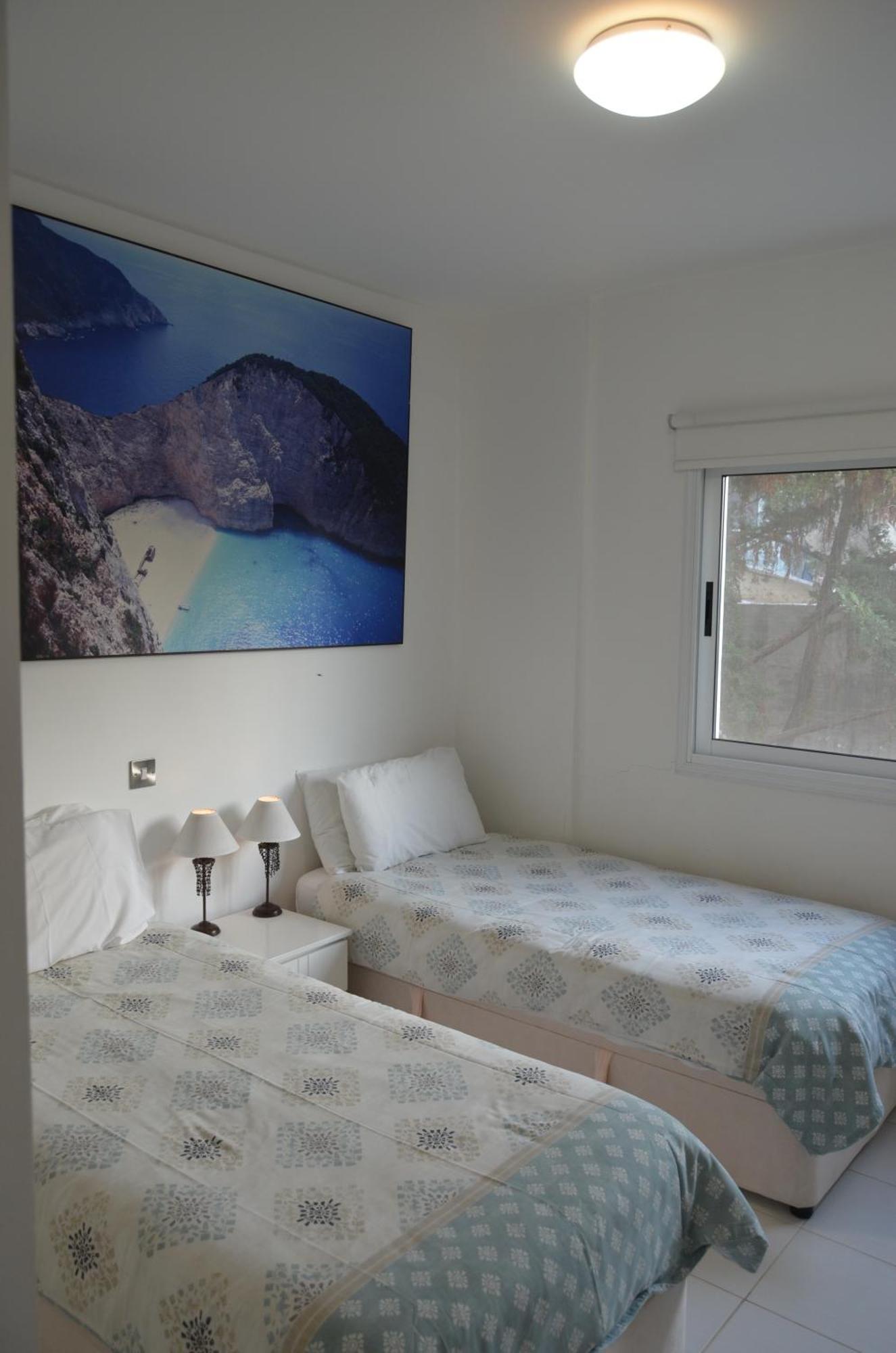 Mia'S Cove Apartment Пафос Екстериор снимка