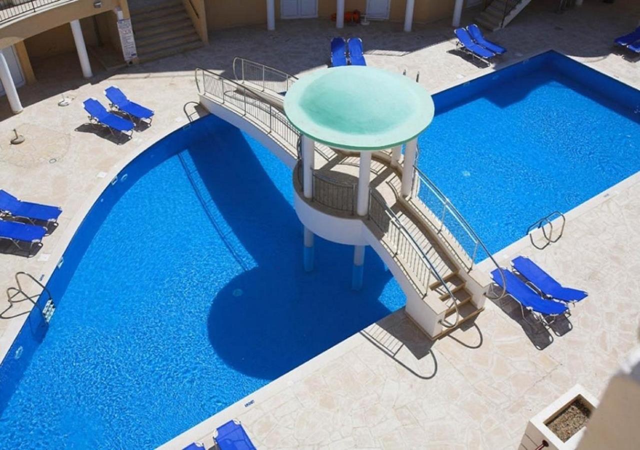 Mia'S Cove Apartment Пафос Екстериор снимка