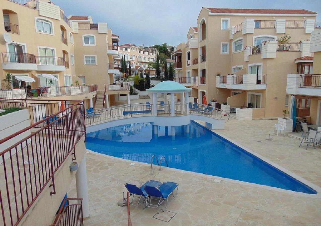 Mia'S Cove Apartment Пафос Екстериор снимка